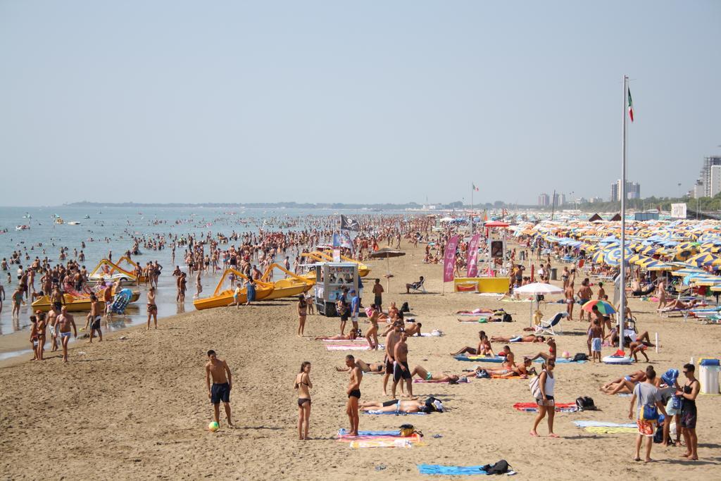 Hotel Zen Lignano Sabbiadoro Dış mekan fotoğraf